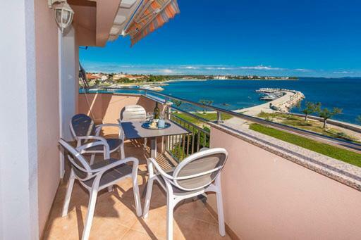 Apartmani Lorena Privlaka  Ngoại thất bức ảnh